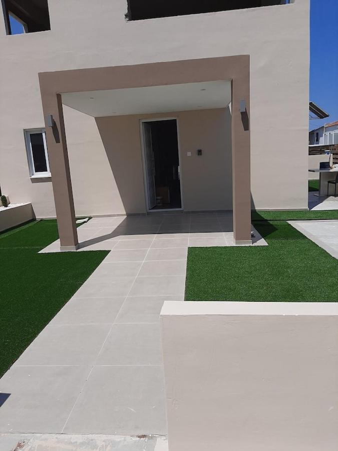 Universe House Dromolaxia Exterior foto